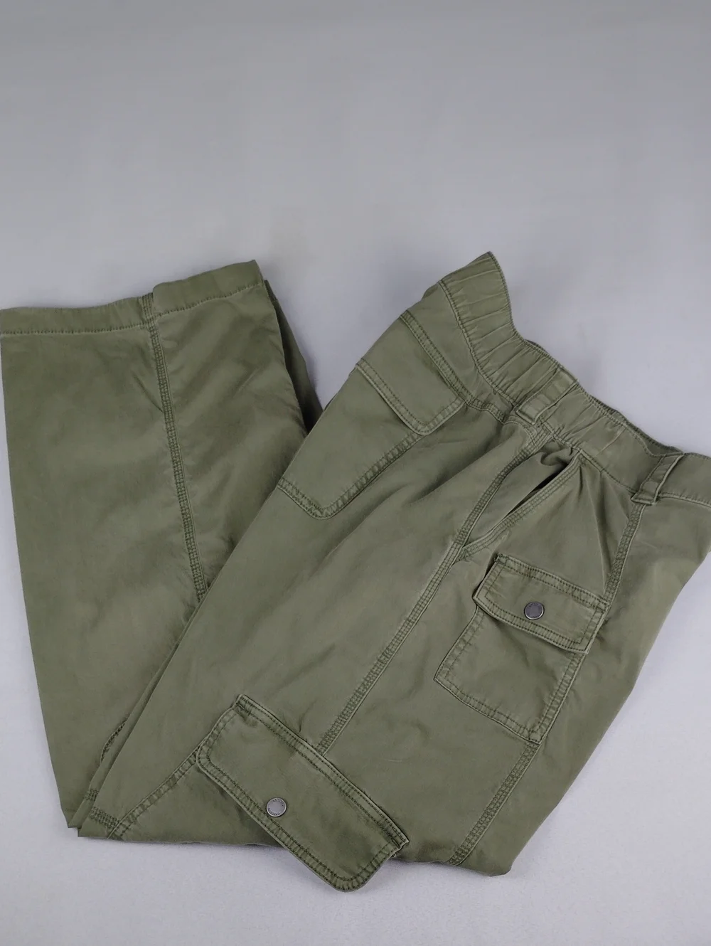 Hollister Men's Cargo Pants in Olive Green.